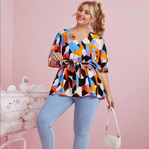 SHEIN Tops - Plus Surplice Neck Geo Printed Belted Top Size 1X